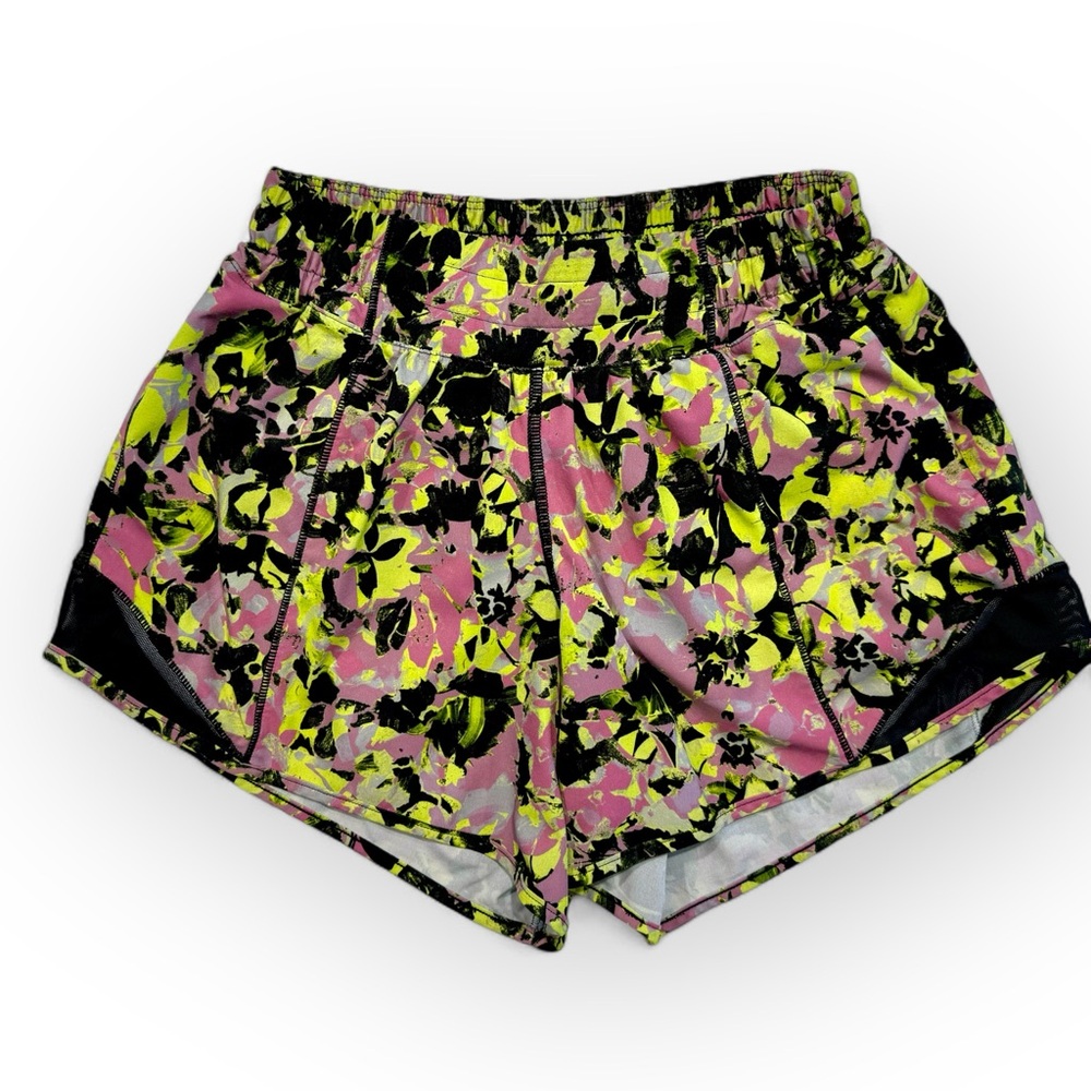 Lululemon Hotty Hot Lined Shorts (Size 2)